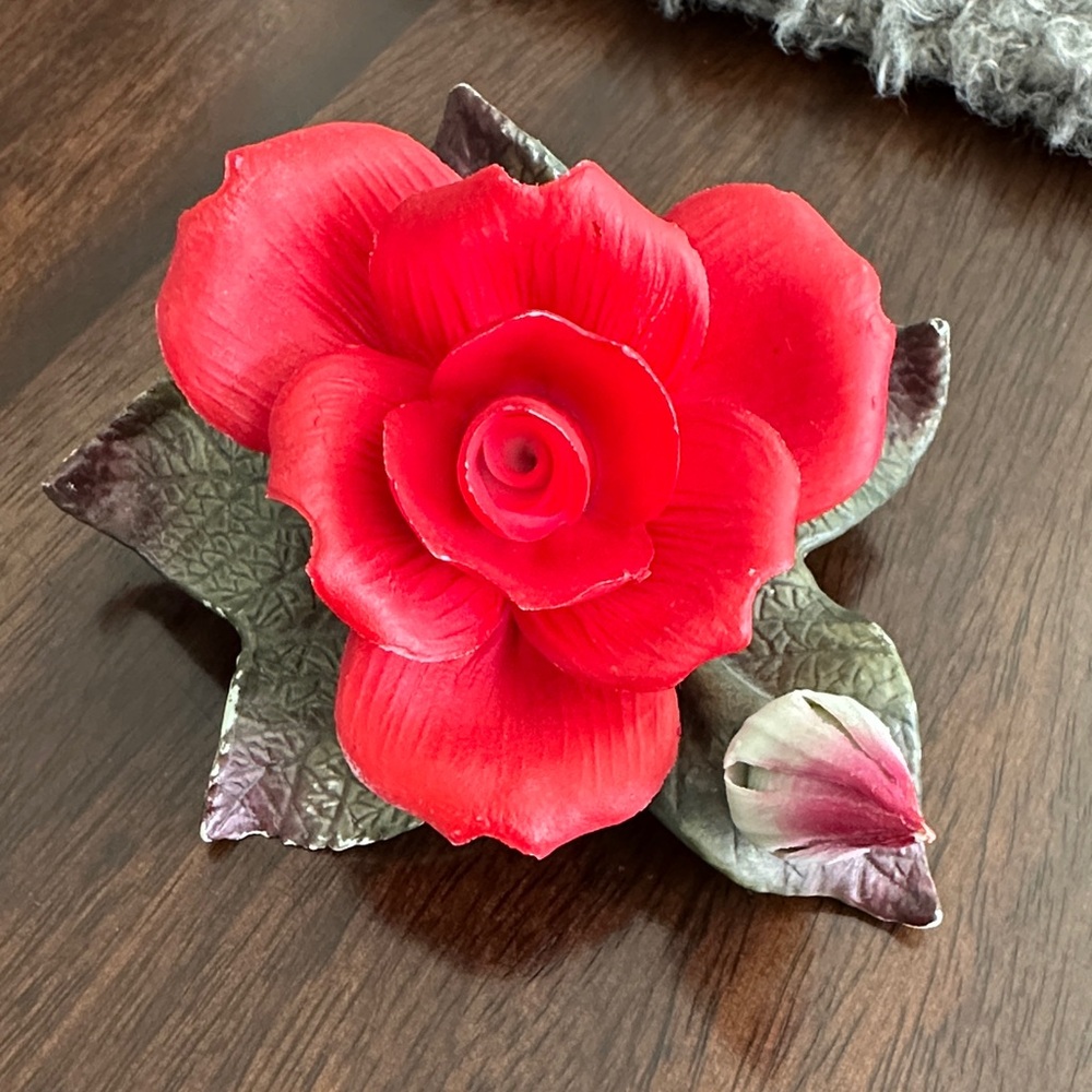 Elegant Red Rose Home Accent